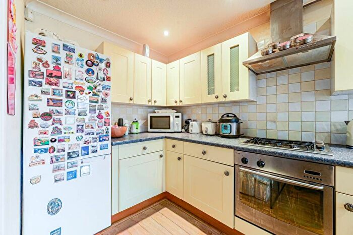 3 Bedroom Semi Detached House To Rent In Deck Close, Canada Water, London, SE16