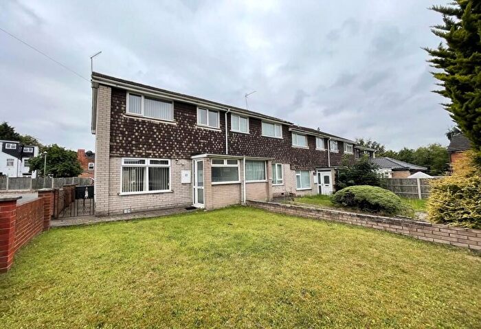 3 Bedroom End Terrace House To Rent In Lock Drive, Birmingham, B33