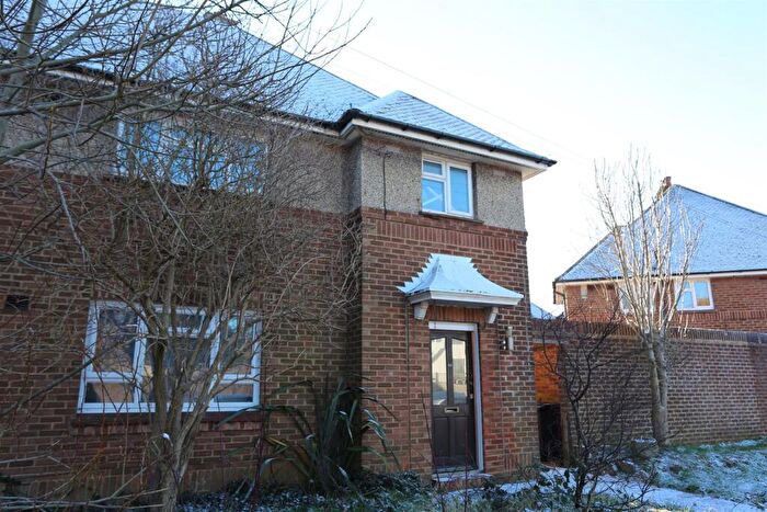 2 Bedroom Maisonette To Rent In Downland Drive, Hove, BN3