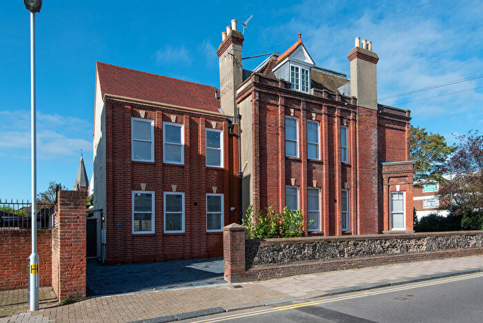 2 Bedroom Semi-Detached House To Rent In Crescent Road, Worthing, BN11