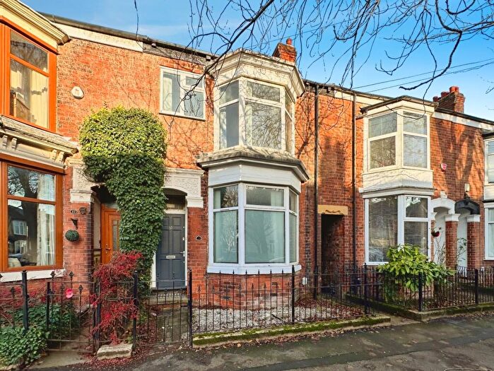 4 Bedroom Terraced House For Sale In Desmond Avenue, Hull, HU6
