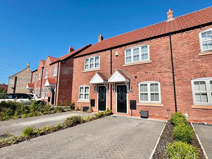 2 Bedroom Terraced House To Rent In Lumley Avenue, Kingswood, HU7