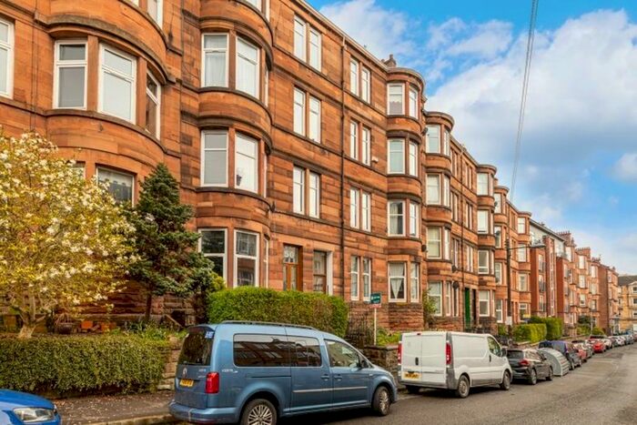 2 Bedroom Flat To Rent In Bed Unfurnished @ Trefoil Ave, Shawlands, G41