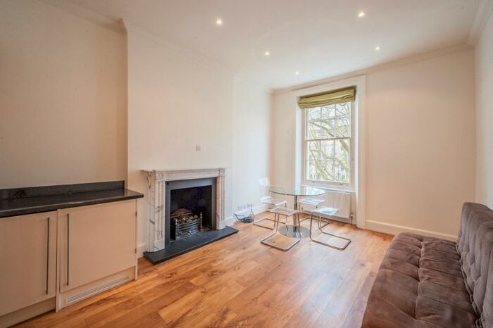 2 Bedroom Flat To Rent In St. Georges Square, London, SW1V