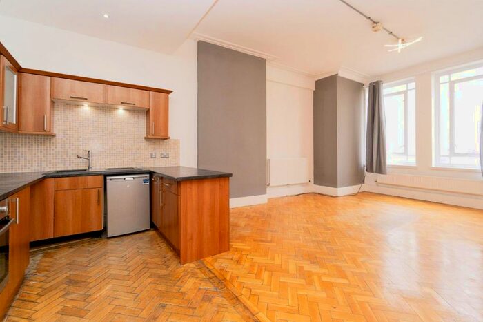 2 Bedroom Apartment To Rent In Fenwick Street, Liverpool, Merseyside, L2