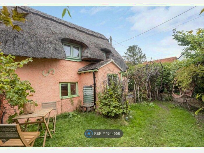 2 Bedroom Detached House To Rent In Crendon Road, Shabbington, HP18