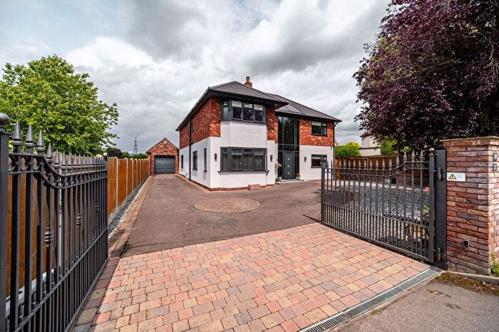 5 Bedroom Detached House For Sale In Hut Hill Lane, Walsall, WS6