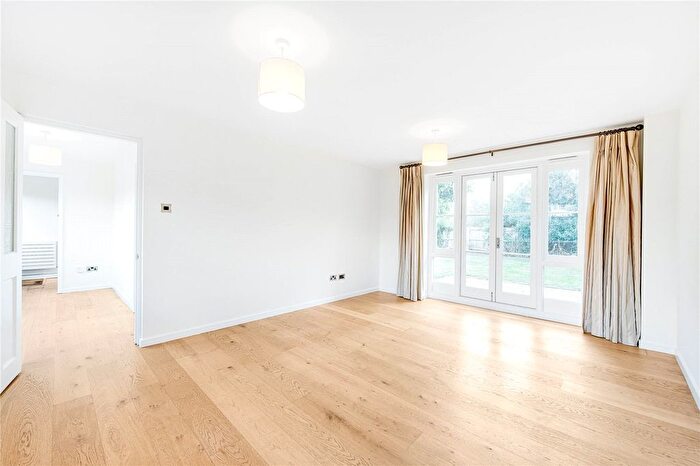 4 Bedroom Detached House To Rent In Bushy Park, Hampton Hill, Hampton, Middlesex, TW12