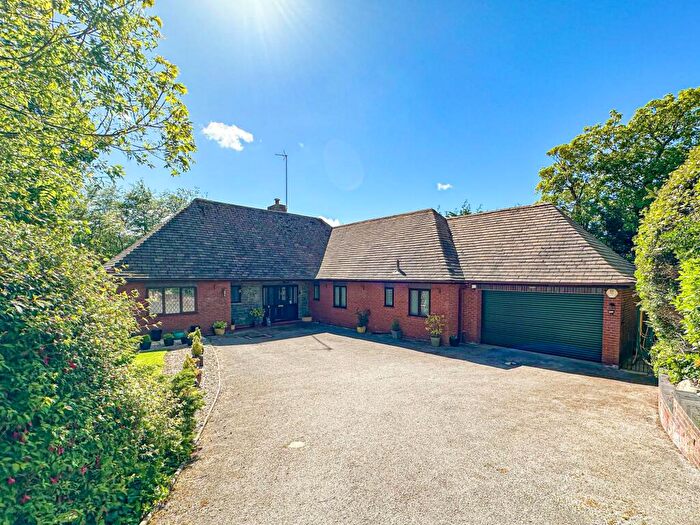 4 Bedroom Bungalow For Sale In The Knap, Wirral, CH60