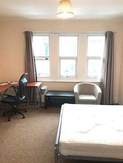 1 Bedroom Flat To Rent In Cowley Road, Oxford, OX4
