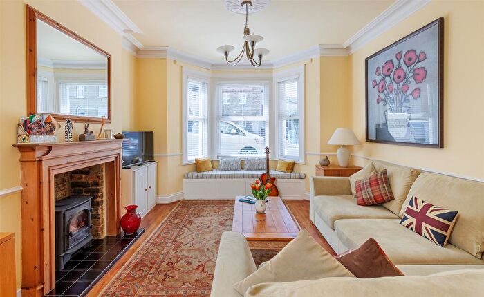 6 Bedroom End Of Terrace House For Sale In West Hill Road, Cowes, PO31
