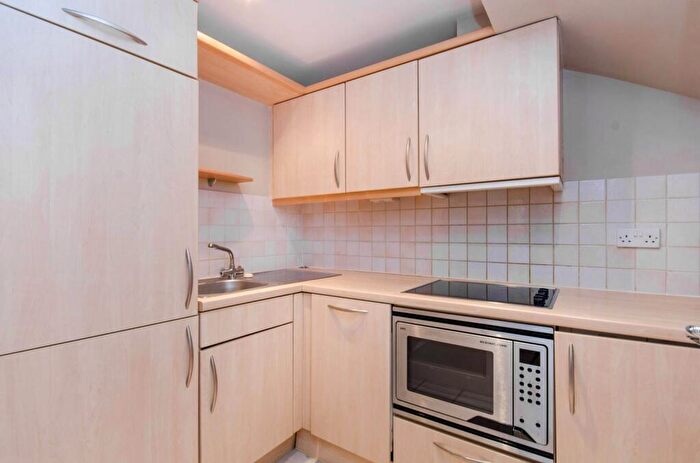 1 Bedroom Flat To Rent In Gunter Grove, Chelsea, London, SW10