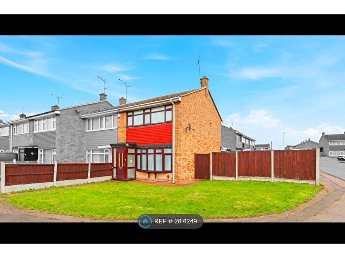 3 Bedroom End Of Terrace House To Rent In Byron Gardens, Tilbury, RM18