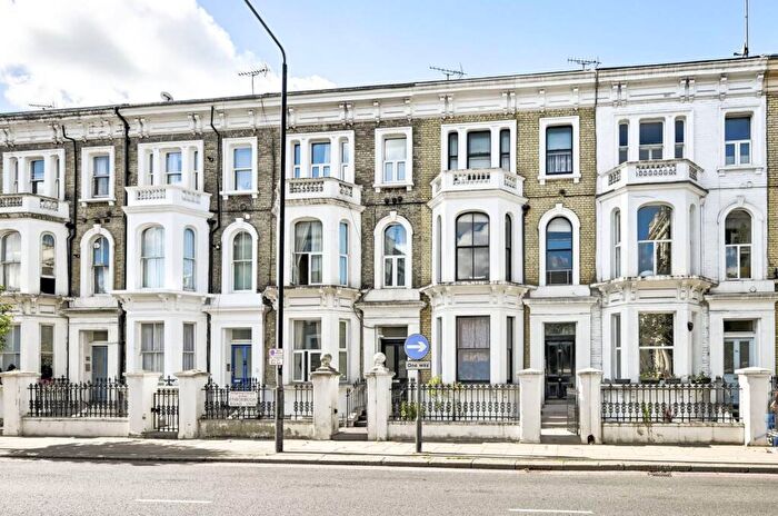 1 Bedroom Flat To Rent In Finborough Road, Earls Court, London, SW10