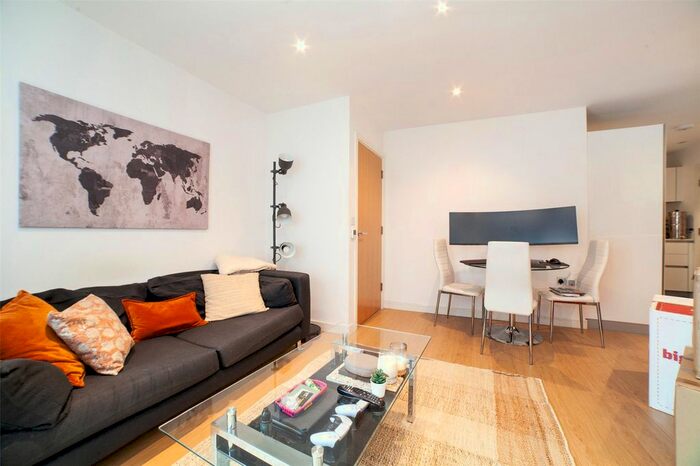 1 Bedroom Flat To Rent In Waterhouse Apartments, Saffron Central Square, Croydon, Surrey, CR0