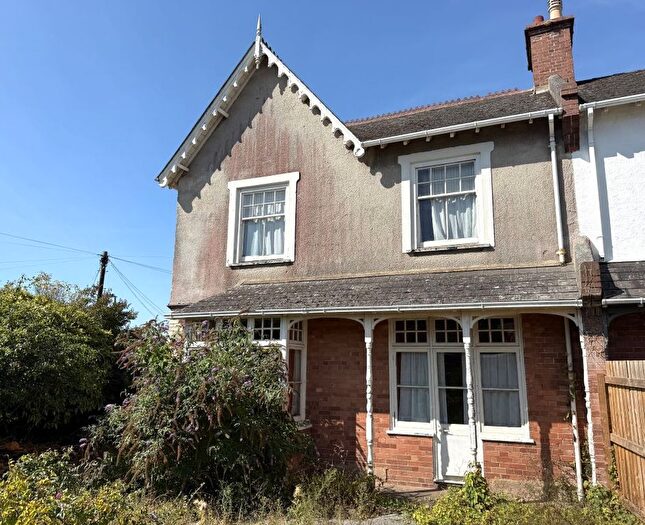 3 Bedroom Semi-Detached House For Sale In Studley Road, Torquay, TQ1