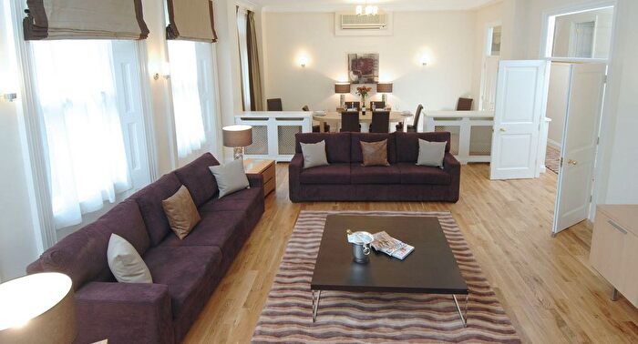 4 Bedroom Flat To Rent In Prince Of Wales Terrace, London, W8