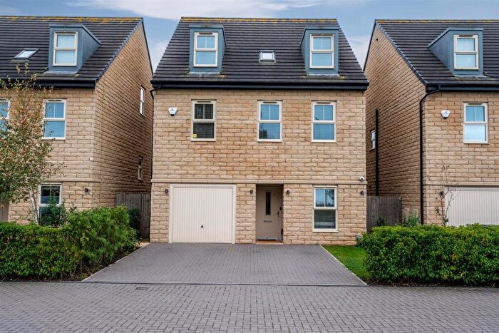 5 Bedroom Detached House For Sale In Mosedale Drive, LS14