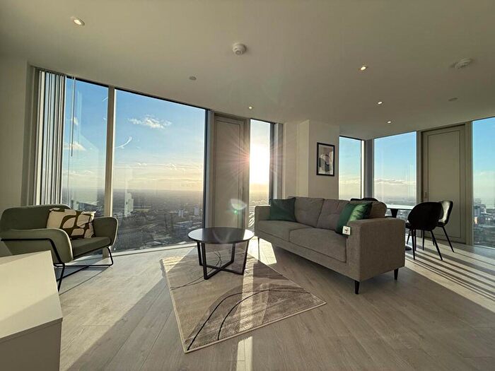 2 Bedroom Apartment To Rent In Trinity Way, Manchester, M3