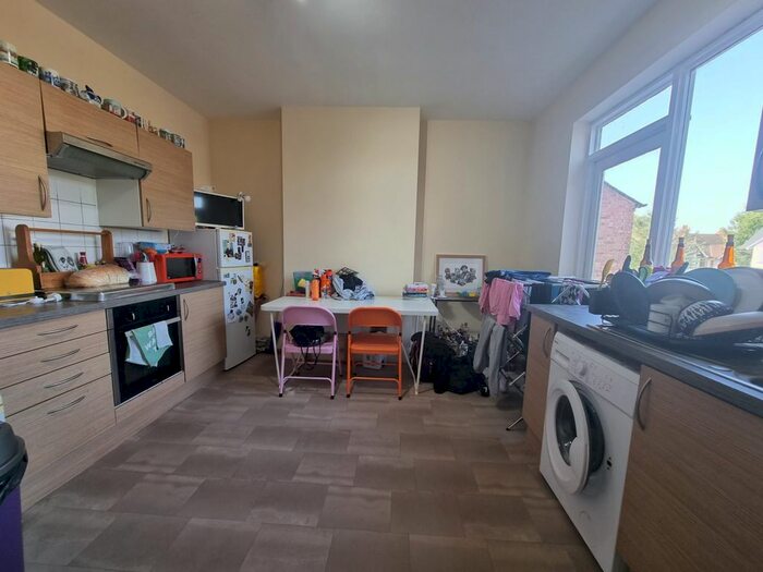 1 Bedroom Flat To Rent In London Road, London, SW16