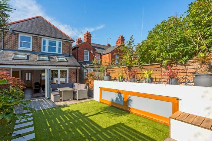 2 Bedroom Detached House To Rent In Klondyke Marlow, SL7