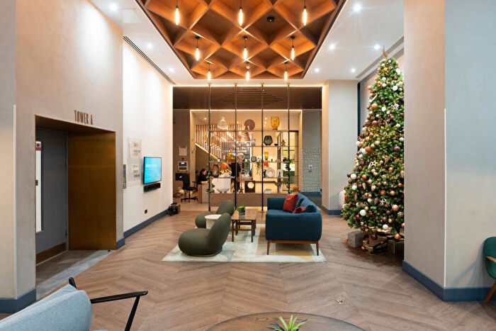 3 Bedroom Flat To Rent In Ten Degrees, Croydon, CR0