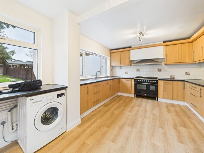 3 Bedroom Detached House To Rent In Lawn Close, Datchet, Slough, Berkshire, SL3