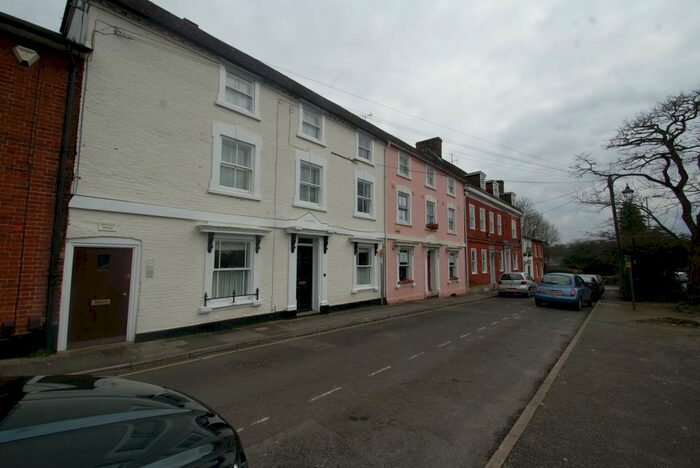 1 Bedroom Flat To Rent In East Street, Andover, SP10