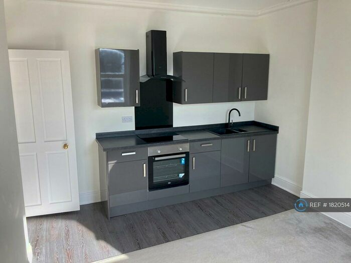 2 Bedroom Flat To Rent In Station Road, Kent, CT8