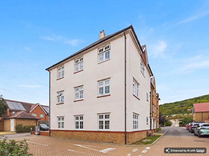 2 Bedroom Apartment For Sale In Clay House, St Andrews Park, Halling, Rochester, ME2