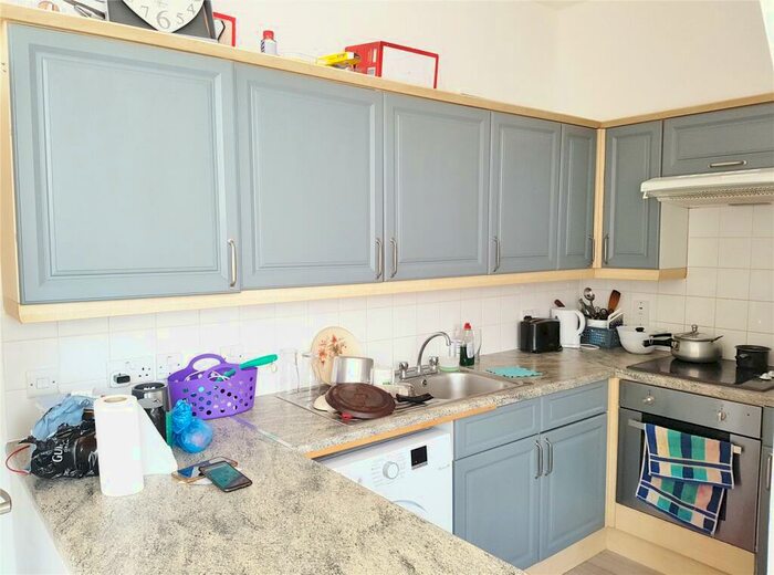2 Bedroom Apartment To Rent In Marketfield Road, Redhill, Surrey, RH1