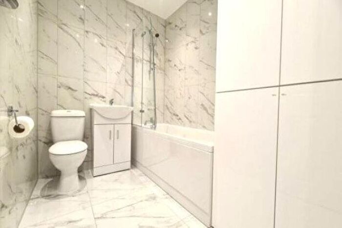 3 Bedroom Flat To Rent In London Road, Croydon, CR0