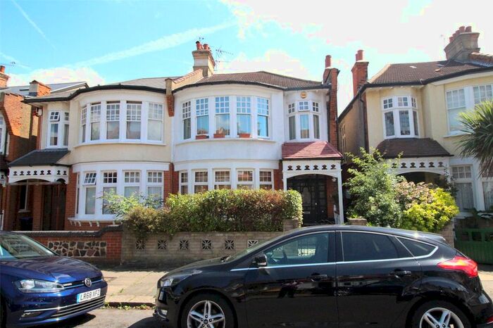 2 Bedroom Flat To Rent In Burford Gardens, London, N13