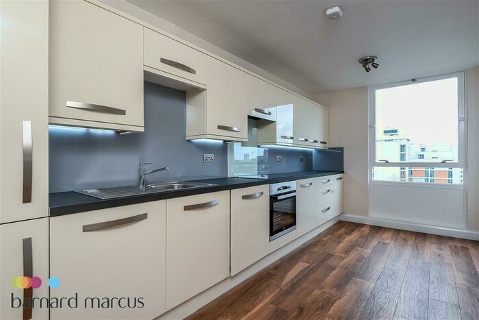2 Bedroom Apartment To Rent In Bramlands Close, London, SW11