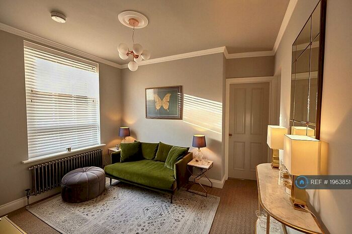 2 Bedroom Flat To Rent In Victoria Chambers, London, EC2A