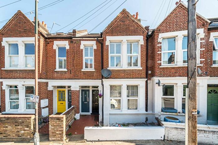 4 Bedroom Flat For Sale In Inglemere Road, Mitcham, CR4