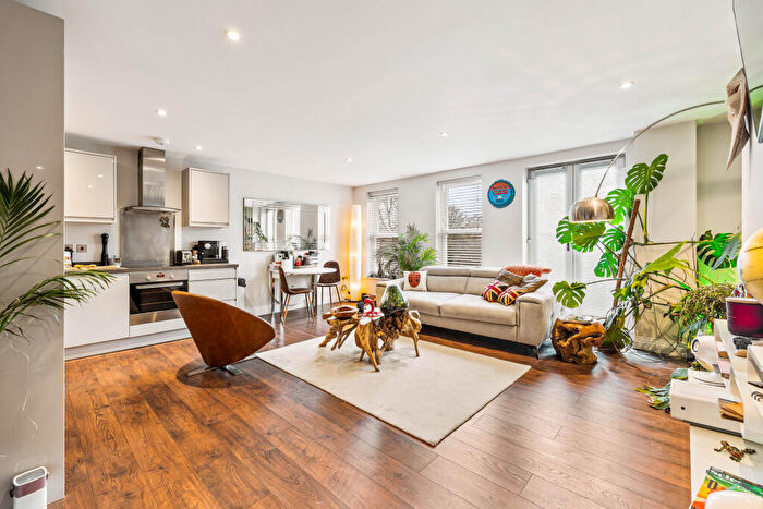 1 Bedroom Apartment To Rent In Ref: Km - London Road, Reigate, RH2
