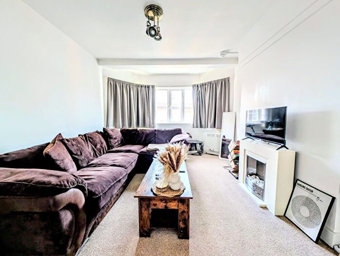1 Bedroom Flat To Rent In Chiswick Village, London, W4