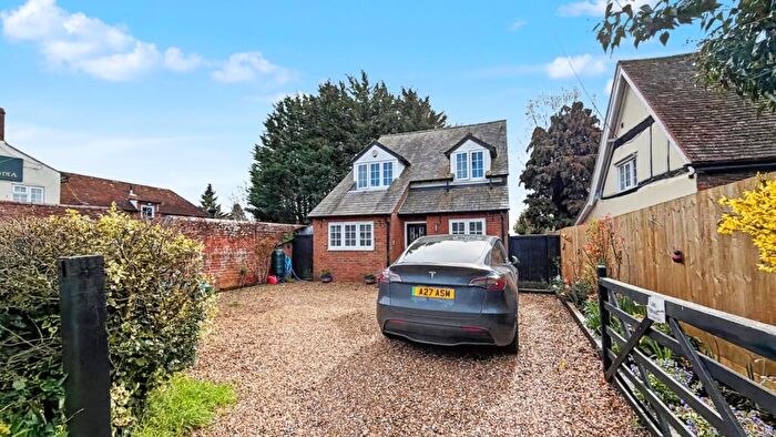 4 Bedroom Detached House For Sale In Aylesbury Road, Bierton, HP22