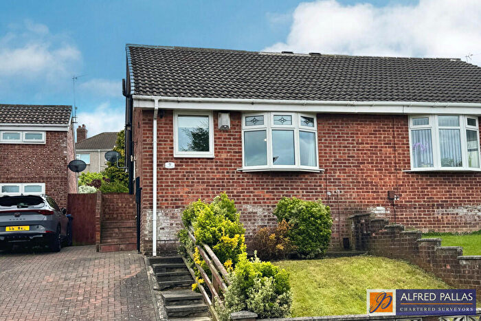 2 Bedroom Semi-Detached Bungalow For Sale In Ruislip Road, South Hylton, SR4
