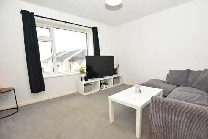 2 Bedroom Flat To Rent In Didcot Close, S40