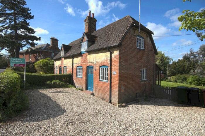 2 Bedroom Cottage To Rent In Oxford Road, Clifton Hampden, OX14