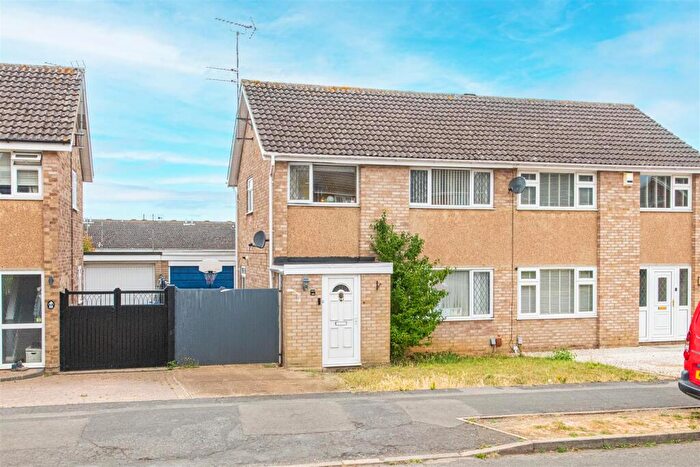 3 Bedroom Semi-Detached House For Sale In St. Anthonys Road, Kettering, NN15