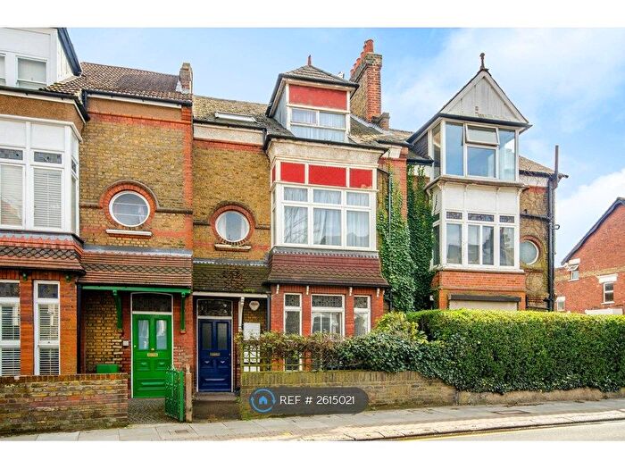 2 Bedroom Flat To Rent In Fortis Green, London, N2