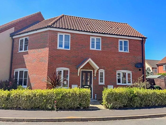 3 Bedroom Semi-Detached House For Sale In Peabody Road, Aylsham, Norwich, NR11