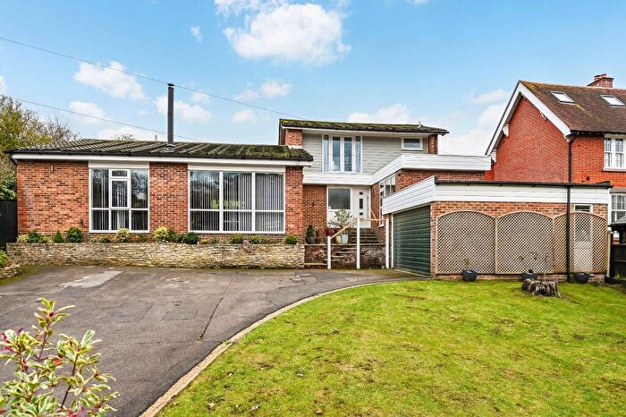 5 Bedroom Detached House For Sale In London Road, Horndean, Waterlooville, Hampshire, PO8