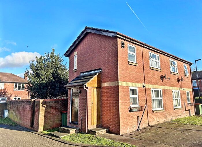 2 Bedroom Semi Detached House For Sale In Grayling Close, Canning Town, London, E16