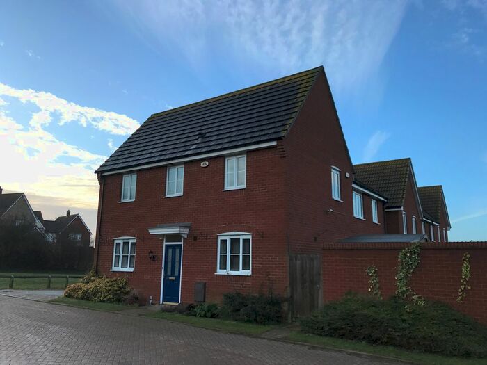 3 Bedroom Semi Detached House To Rent In Brambling Close, Stowmarket, IP14