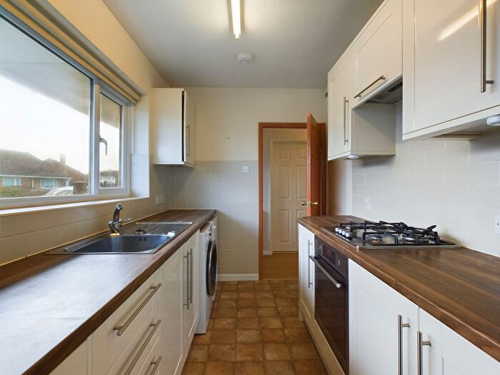 2 Bedroom Bungalow To Rent In Meadowbrook Road, Ashford, TN24