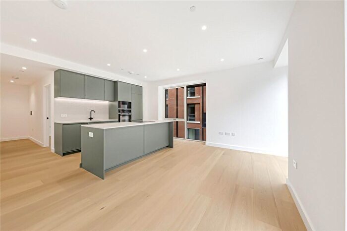 2 Bedroom Apartment To Rent In Parkview Avenue, London, NW2